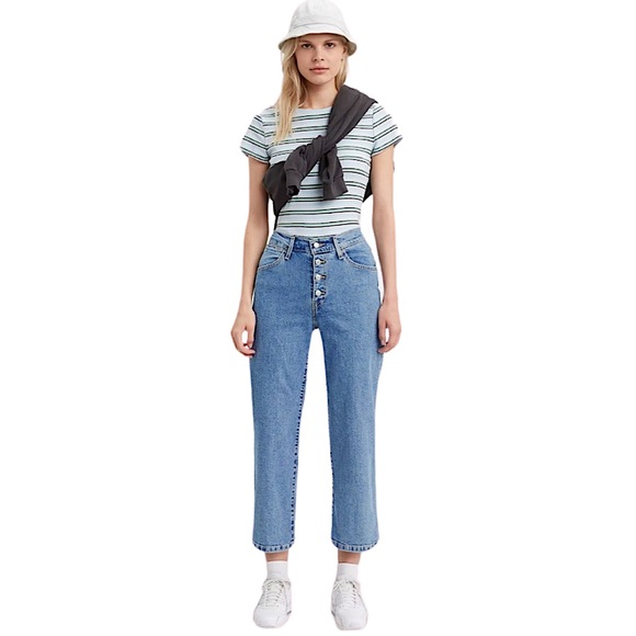 Levi’s Mile High Wide Leg Women’s Jean in FYI Light Wash - Picture 1 of 13